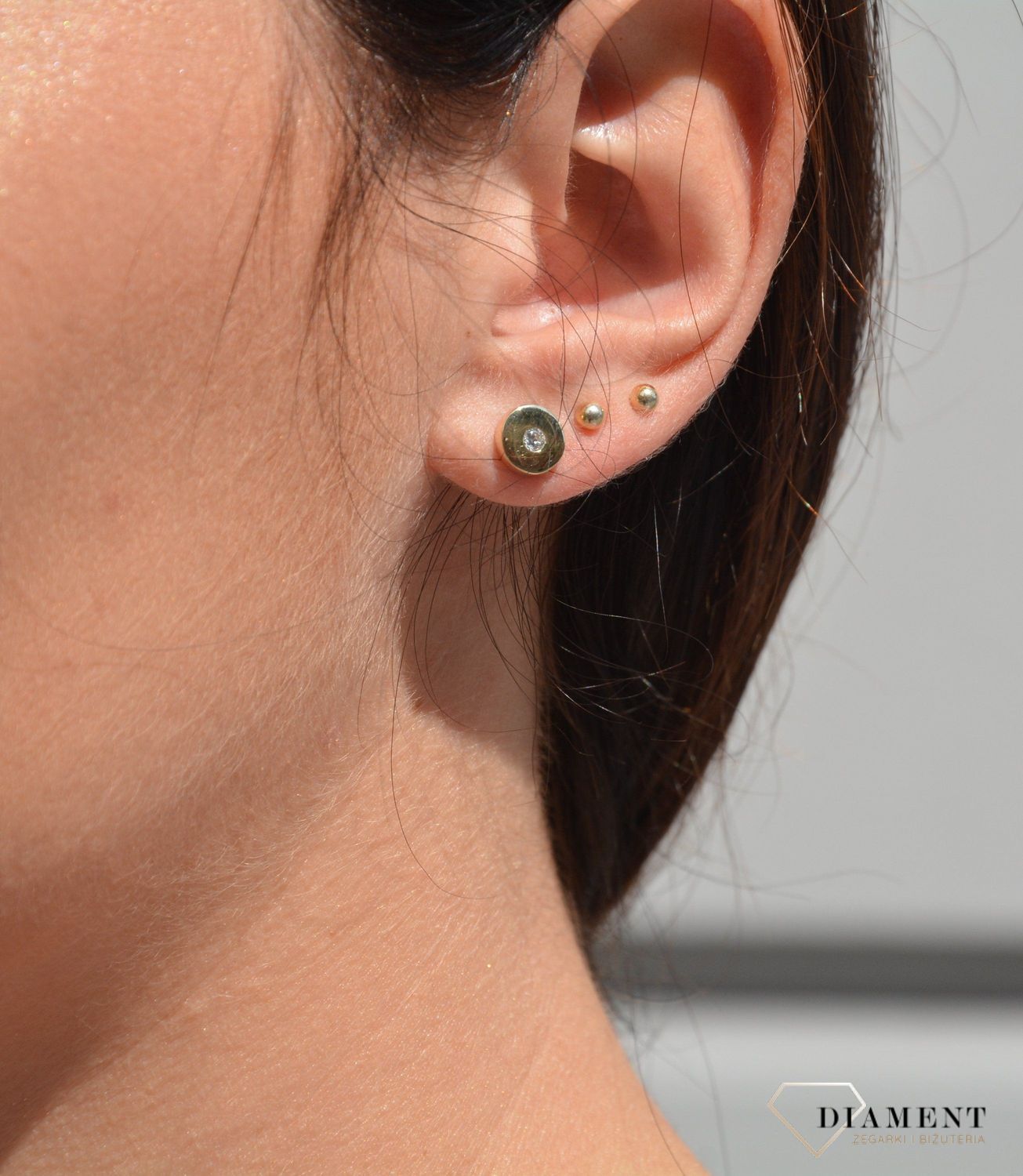 Złote kolczyki na sztyft 333 kółka z cyrkonią KL 5726.jpg